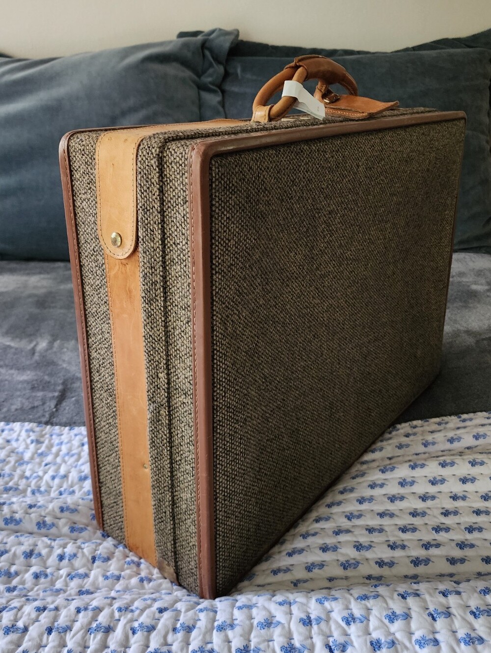 Vintage Hartmann Tweed Leather Suitcase Toile Lined Garment Luggage Hangers